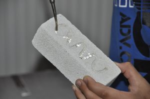 Zkouška nanonátěru na betonu